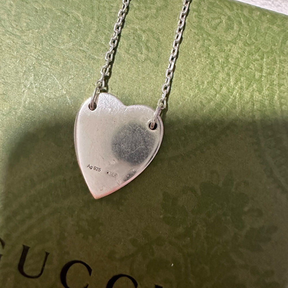 Gucci Trademark Necklace with Heart Pendant - Picture 5 of 5
